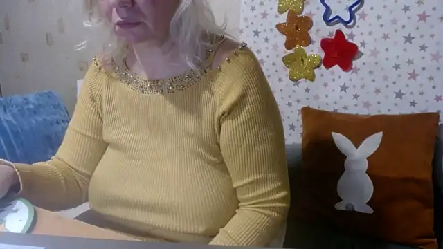 QueenLana online show from November 7, 4:18 am