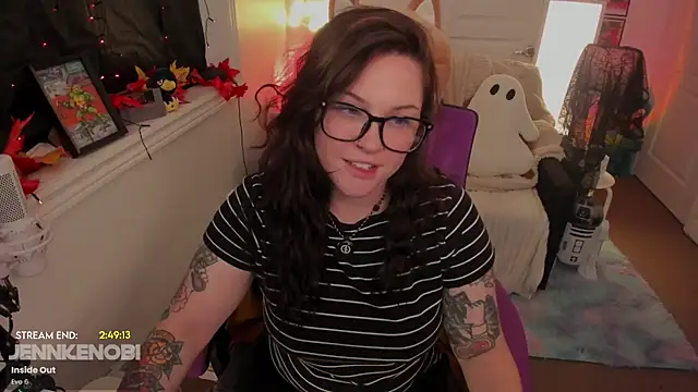 JennKenobi online show from October 7, 4:33 pm