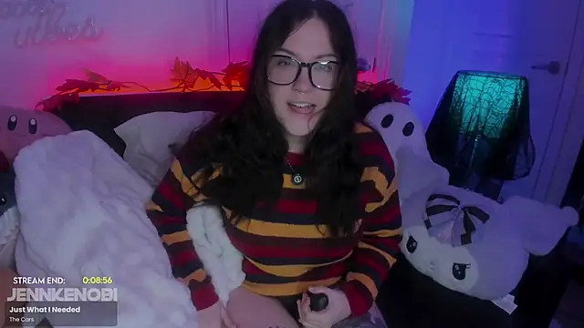 JennKenobi online show from October 17, 3:37 pm