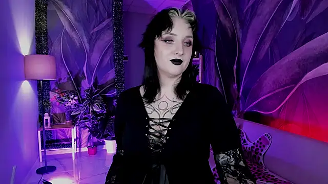 AsheLucker online show from October 16, 10:45 pm