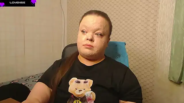 Janiffer MiMi online show from April 14, 3:45 pm