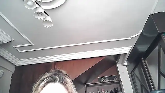 LEYLANIZZZ online show from September 25, 11:31 am