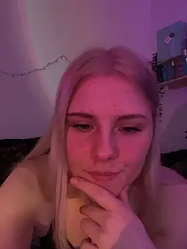 Blueeyezz0 online show from February 25, 8:40 pm