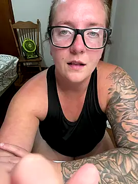 Lizzyloo online show from October 14, 11:07 pm