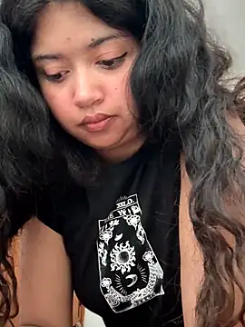 Peach Girll online show from June 11, 3:20 pm