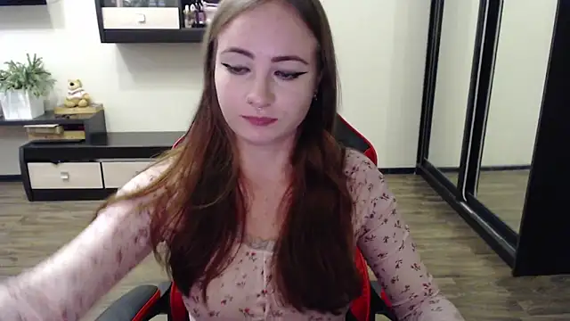 Laralianna online show from September 19, 1:32 pm