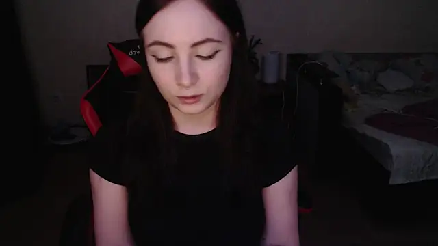 Laralianna online show from March 26, 6:09 pm