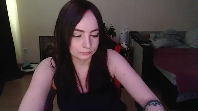 Laralianna online show from March 18, 9:58 am