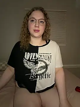EmmieRae online show from May 15, 5:44 am