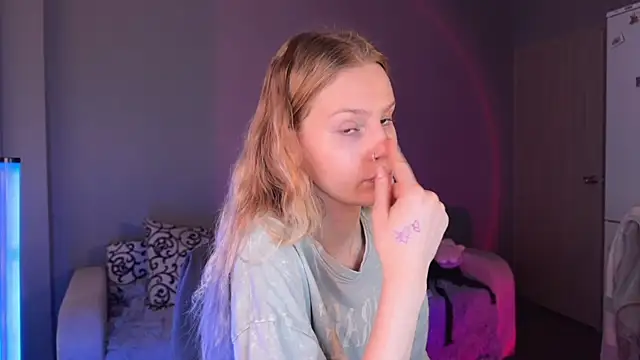 Chanel Gill online show from September 30, 8:09 am