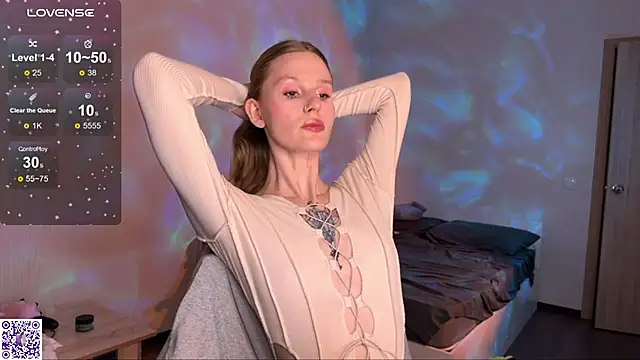 Chanel Gill online show from September 17, 6:50 pm