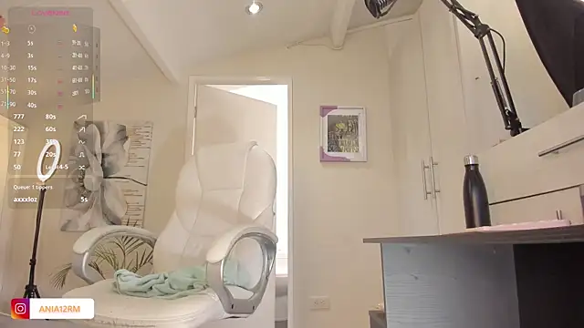 catalinasaiz online show from October 10, 2:00 pm