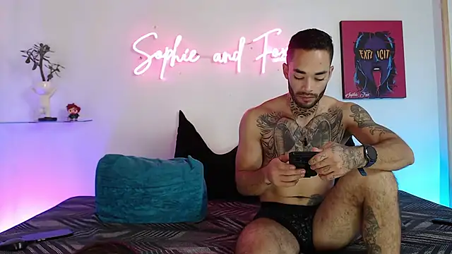 SophieFoxx17 online show from September 13, 1:13 am