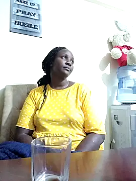 Toomuchbooty33 online show from October 9, 10:14 pm