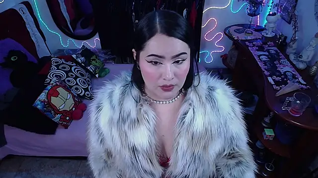 lufek23 online show from April 15, 1:33 pm