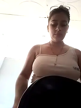 Latina sexy1 online show from April 4, 2:27 pm