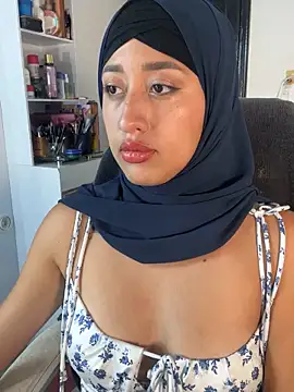 adila anich online show from September 24, 11:59 pm