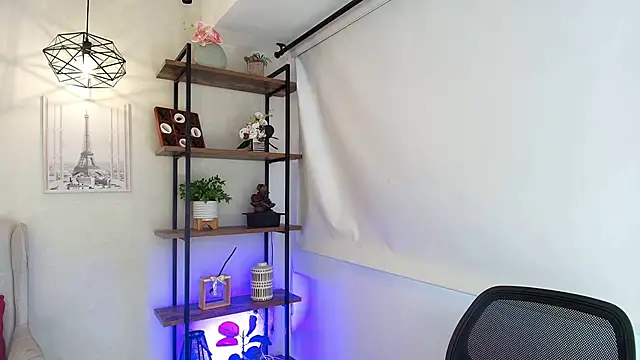 Sassy--Girl online show from March 28, 6:40 pm