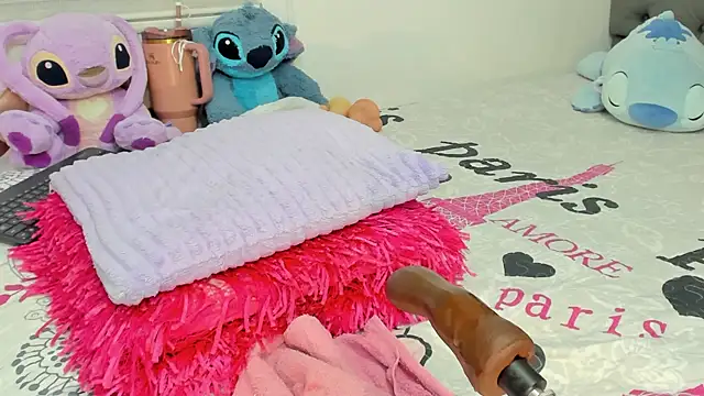 Elizabeth 18  online show from October 7, 5:01 am