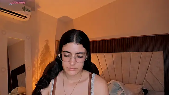  Niah  online show from February 17, 8:52 pm