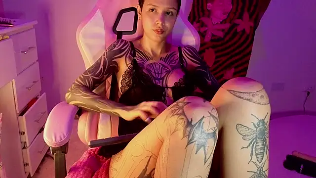 goddess vee  online show from April 15, 5:52 am