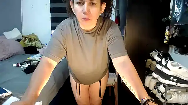 maturehoxx online show from November 20, 12:00 am