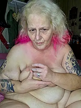 DavisDesires online show from February 19, 9:02 pm