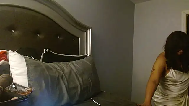 MSweetLindaParks online show from March 11, 10:41 am