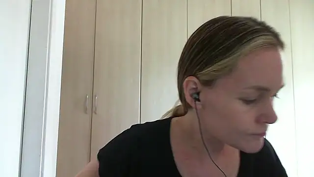 Annylove1 online show from December 2, 10:49 am