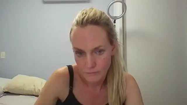 Annylove1 online show from January 11, 12:26 am