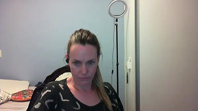 Annylove1 online show from October 30, 12:35 am