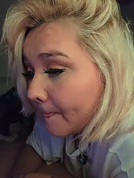 Laura takint online show from October 26, 4:30 am