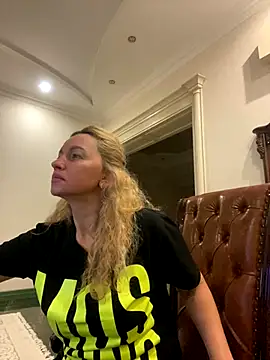 Amazoniiaa online show from November 12, 8:18 pm