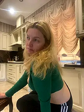 Amazoniiaa online show from October 19, 11:01 am