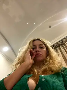 Amazoniiaa online show from October 11, 7:27 pm