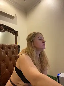 Amazoniiaa online show from October 4, 5:39 pm