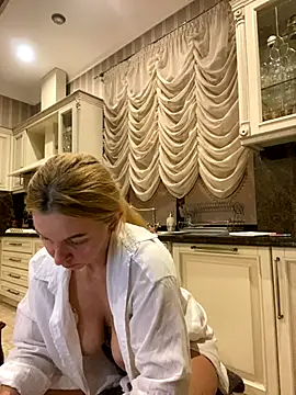 Amazoniiaa online show from October 14, 8:00 pm