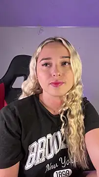 Irisweet  online show from November 5, 10:15 pm