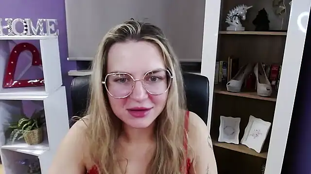 Zoey Erotic online show from November 26, 6:03 am