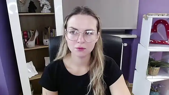 Zoey Erotic online show from October 21, 4:27 am