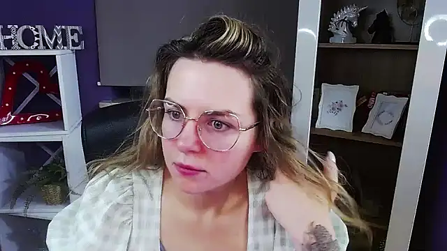 Zoey Erotic online show from January 7, 5:44 am