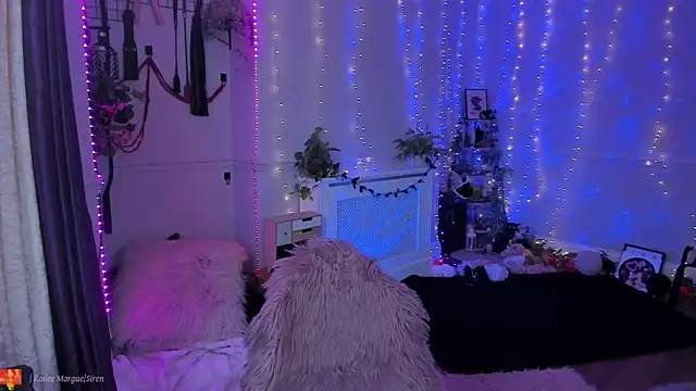 AliceW0lf online show from October 18, 4:10 pm