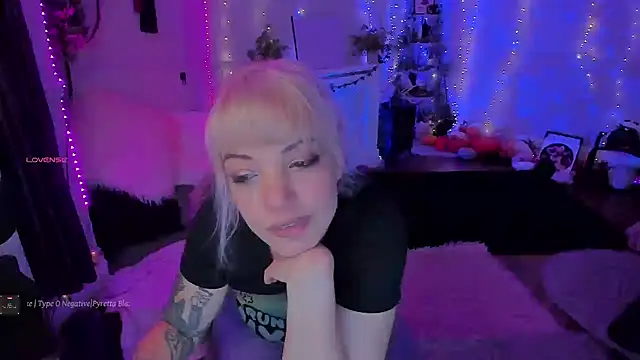 AliceW0lf online show from November 25, 8:09 pm