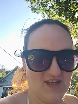 slutty-milf420 online show from June 30, 11:37 pm