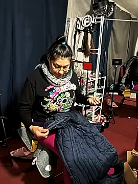 LaInsaciableIntensa online show from October 31, 2:24 am