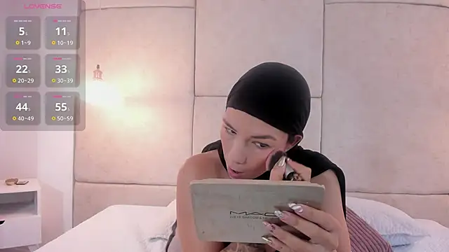 aisha vs online show from December 18, 12:54 pm