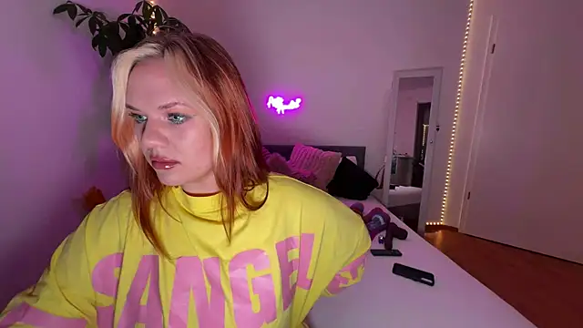 AnjaAmelia online show from September 8, 7:02 pm