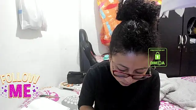 bonnie lam  online show from November 14, 4:34 am