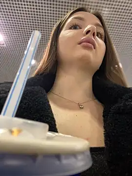 KrisMagnoly online show from March 13, 6:09 pm