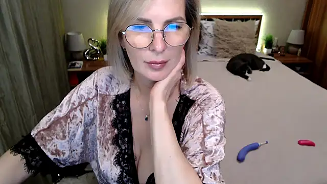 sensualEmilia online show from January 18, 8:16 pm